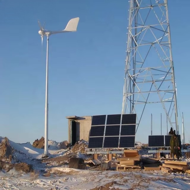 5KW風力タービン発電機と5KW太陽光パネルのハイブリッド電 - Wind Turbine Generator のレビューと価格